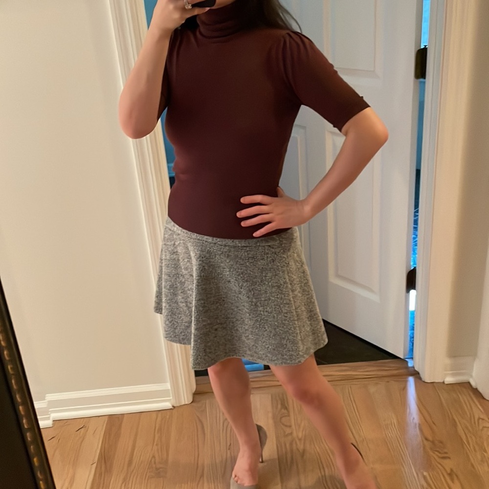 *Loft Skirt - Picture 1 of 9